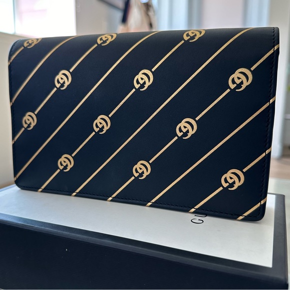 Gucci Diagonal GG Chain Wallet - Picture 5 of 11